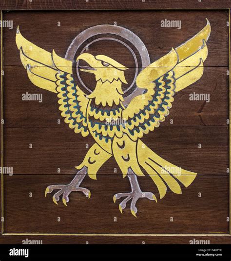 Aquila simbolo del Vangelo di Giovanni che si eleva