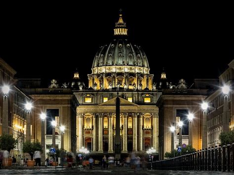 Illustrazione storica della Basilica di San Pietro illuminata elettricamente durante il Giubileo del 1925