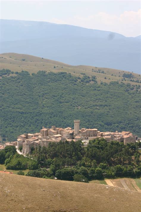 Veduta panoramica del borgo di Santo Stefano di Briga e dei suoi contesti paesaggistici