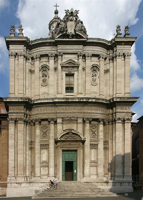 Dettaglio della facciata principale della Chiesa dei Santi Luca e Martina