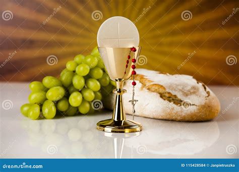 Immagine simbolica dell'Eucarestia con pane e calice