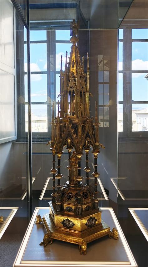 Foto del reliquiario del sasso di Santo Stefano nel Museo Diocesano di Ancona
