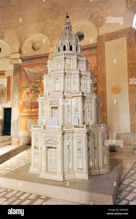 Tabernacolo di Santo Stefano: vista frontale con dettagli delle sculture