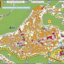 Mappa del centro storico di Atri con evidenziata la posizione della struttura e il cortile interno