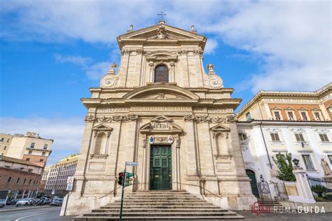 Facciata della chiesa di Santa Maria della Vittoria a Roma.