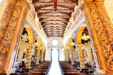 Veduta architettonica esterna della Basilica di San Leone ad Assoro
