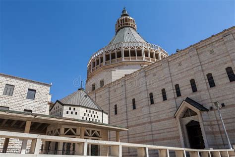 Foto della facciata esterna della Basilica dell'Annunciazione a Nazareth