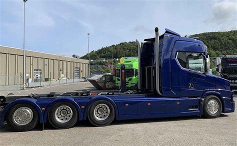 Dettaglio esterno Scania Serie 3 con fender e indicazione potenza
