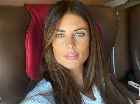 Daniela Ferolla in un ritratto elegante