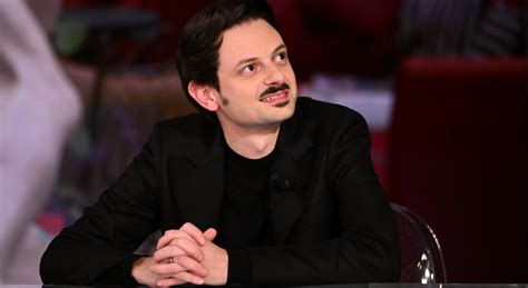 cellulare strappato di mano durante una lite