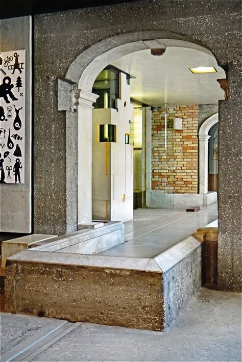 Dettaglio della porta d'acqua alla Fondazione Querini Stampalia
