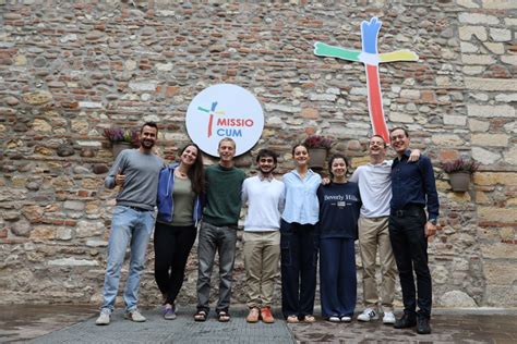 Gruppo di laici LASA in attività di formazione o missione