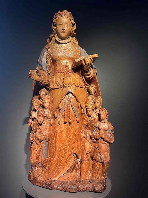 Dettaglio di un’antica scultura lignea lombarda