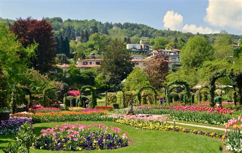 Vista panoramica del Parco Pallavicino con la villa