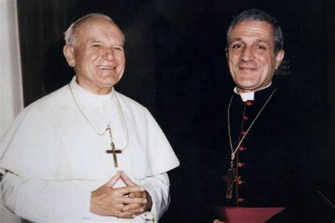 Ritratto di Don Tonino Bello in momenti di riflessione e servizio