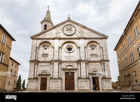 Facciata della Chiesa di Santa Maria Assunta a Caselle Torinese