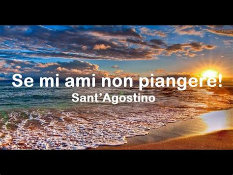Illustrazione di Sant'Agostino che scrive una lettera, con simboli di preghiera e ricchezza.