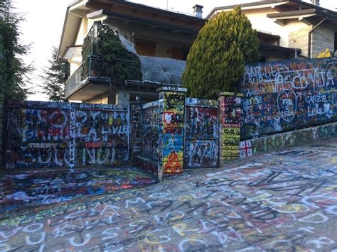 Foto del murale a Zocca dedicato a Vasco Rossi