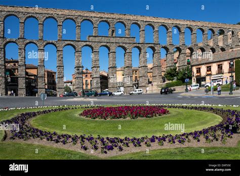 Foto panoramica della città di Segovia con l'acquedotto, la cattedrale e l'Alcázar