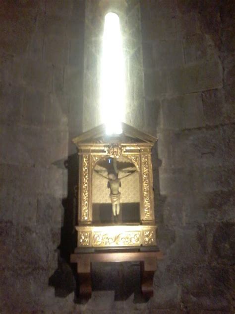 Crocifisso ligneo antico, simile a quello che si trova nel monastero di Santa Rita a Cascia