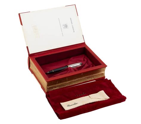 Immagine del Roller Pineider Jubileum 2000 in edizione limitata con dettagli in argento e rubino