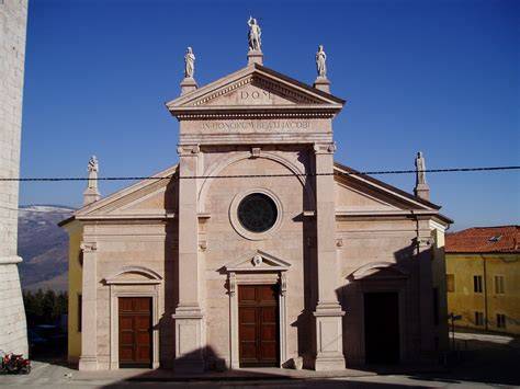 Foto panoramica della Chiesa di San Giacomo a Lusiana