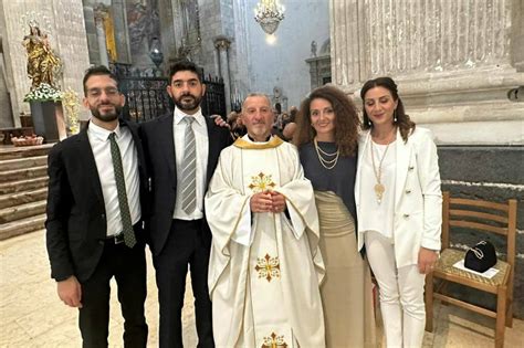Ritratto di famiglia che include Alfio Basile e Sabrina Basile