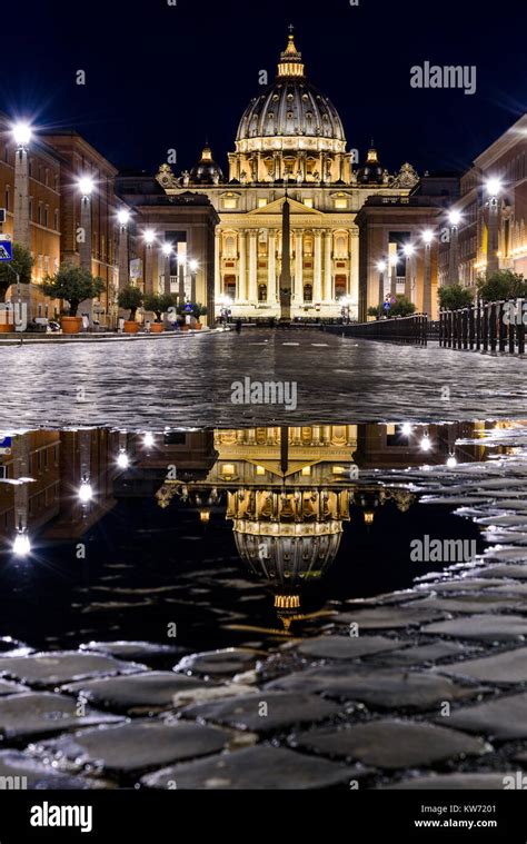 Foto di Via della Conciliazione con San Pietro sullo sfondo