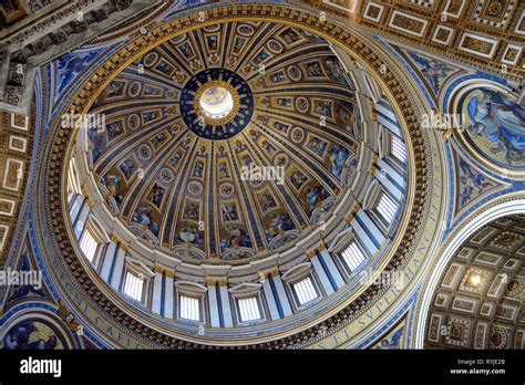 Interno della cupola della Chiesa di Bagnarola con angeli musicanti in stile Liberty