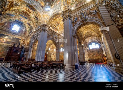 Interno della cappella dell'Istituto