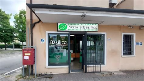 Esterno della Pizzeria Basilico a Frattaminore