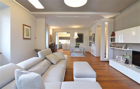 Interno di una casa famiglia accogliente e moderna