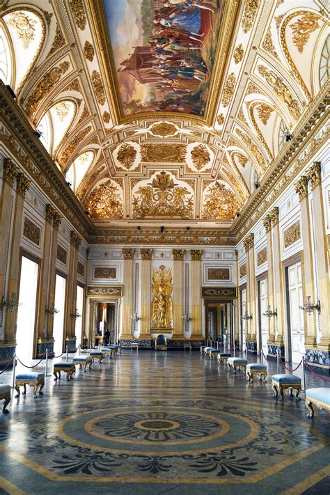 Interno della Sala del Trono del Palazzo di Mafra con i suoi affreschi