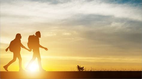 illustrazione del cammino sinodale con persone che camminano insieme