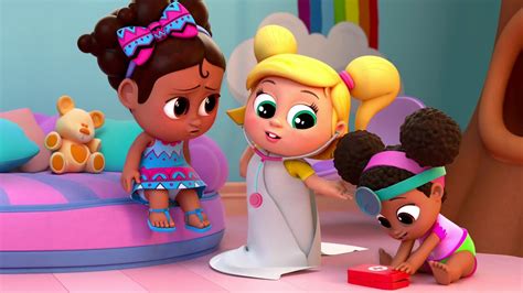 Bambini che guardano un cartone animato educativo con simboli cristiani