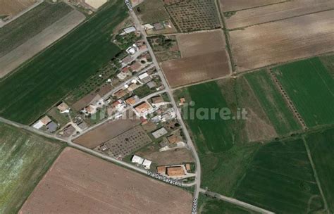 Mappa della località Isola di Capo Rizzuto con evidenziata la posizione di un mercato del pesce o azienda ittica