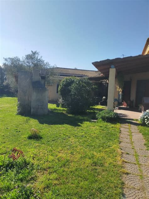 Foto esterna della Villa Empire, libera su 3 lati con cortile