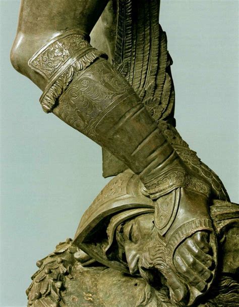Dettaglio dell'elmo di Golia con il