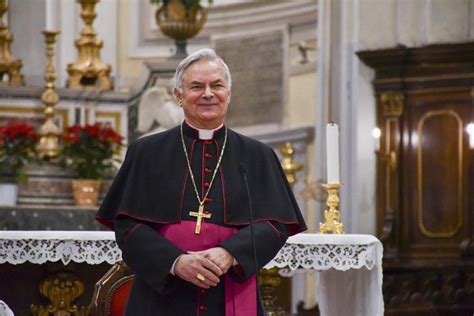 Ritratto ufficiale di Mons. Domenico Cornacchia, Vescovo
