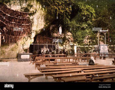 Mappa o illustrazione storica della grotta di Massabielle a Lourdes