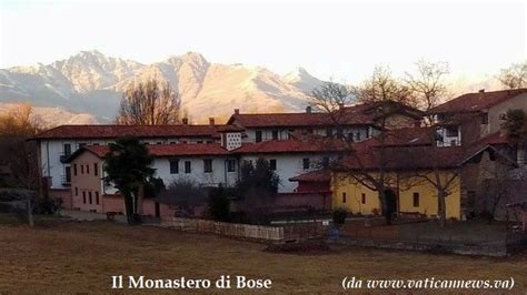 Foto aerea della Comunità di Bose in Piemonte, Italia