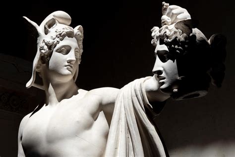 Dettaglio della scultura 