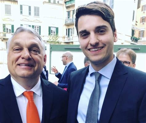 Costantino Giubilei con la sua macchina fotografica