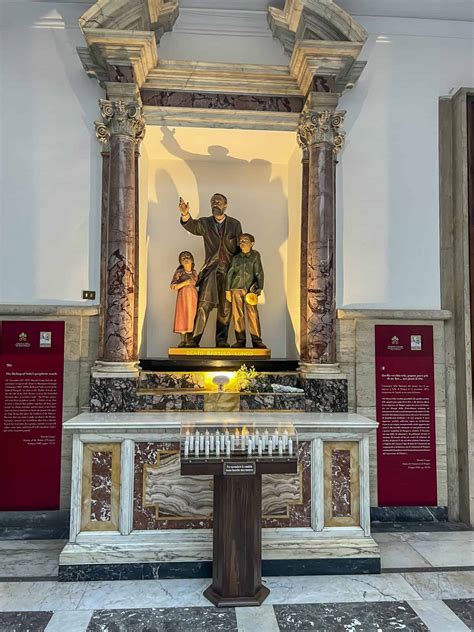Foto storica del Santuario di Pompei con Bartolo Longo e le prime Suore Domenicane