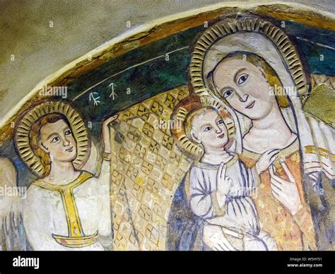 Affresco della Madonna con Bambino in stile bizantino