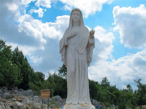 Statua della Madonna sulla Collina delle Apparizioni (Podbrdo) a Medjugorje