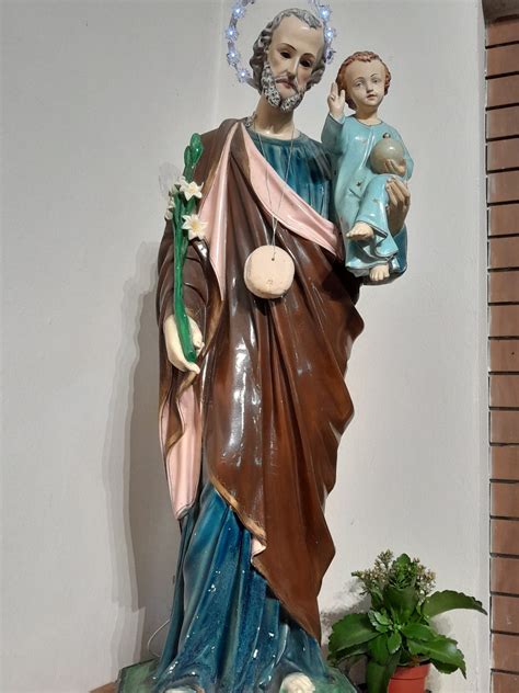 Iconografia: San Giuseppe con il bastone fiorito o con Gesù Bambino