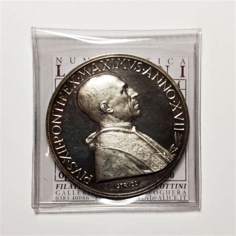Illustrazione della medaglia annuale del 1955 dedicata alla chiusura dell'Anno Mariano.