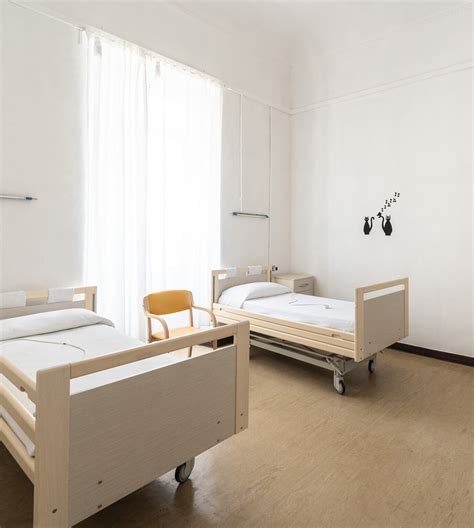 Foto generica di una residenza sanitaria assistenziale (RSA) moderna