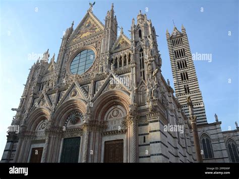 Foto d'archivio delle chiese parrocchiali principali